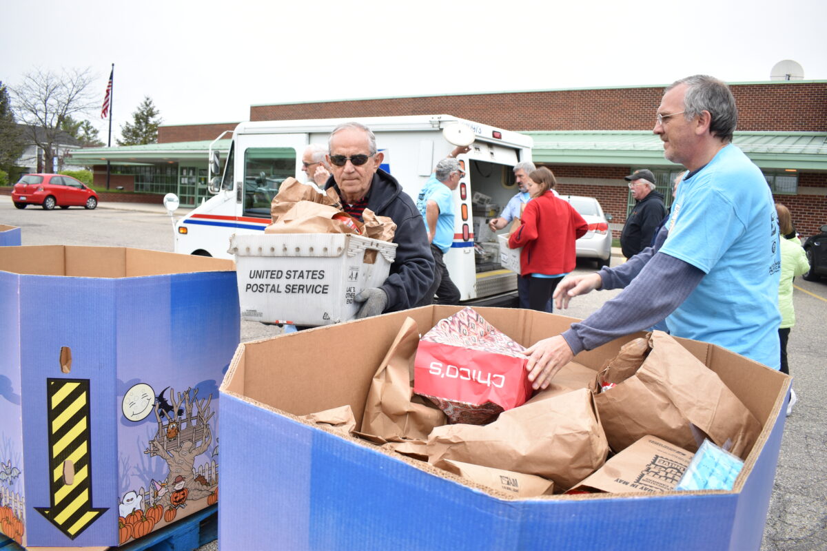 Stamp Out Hunger Food Drive provides 132,000 meals