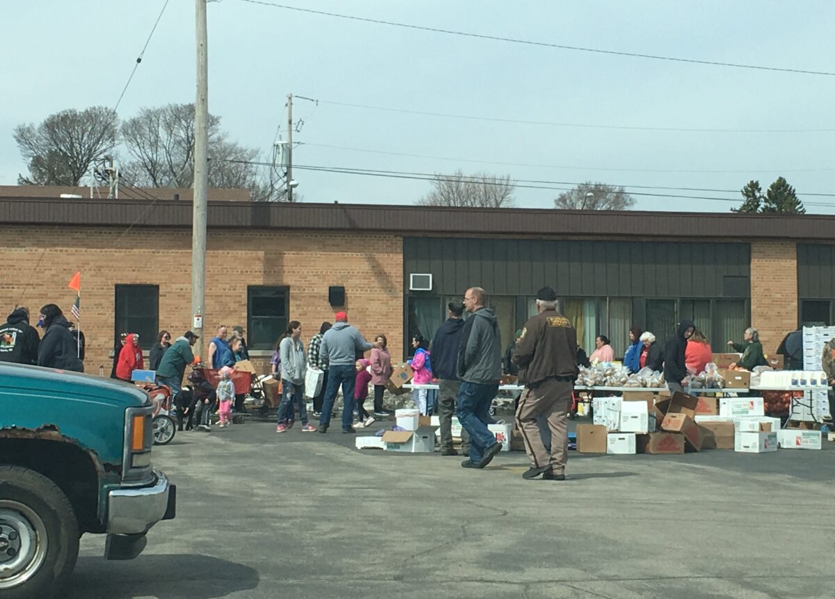 Shelter residents distribute food to neighbors in Menominee County